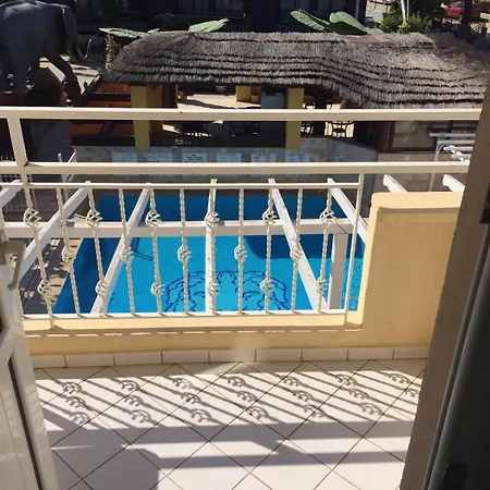 Aparthotel Safari *