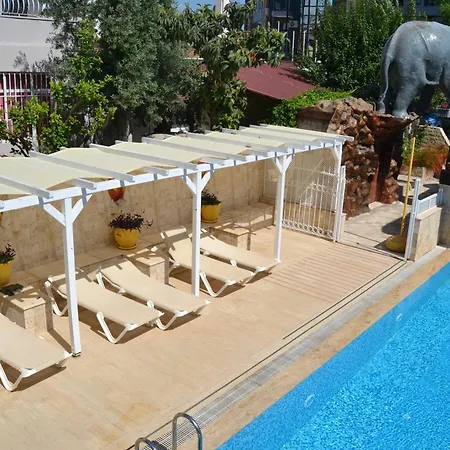 Safari Aparthotel